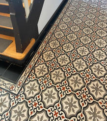 Zementfliesen im Treppenhaus • Kundenfoto 