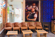 Dekorpaneele Laserschnitt MDF 16mm als Fensterverkleidung in einem Frisörsalon • Kundenfoto