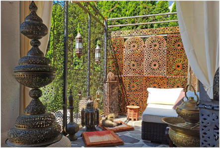 Dekorpaneele Laserschnitt in Stahlblech. Gartenpavillion orientalisch • Kundenfoto