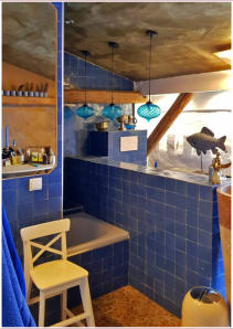 Zellige-Fliesen brillantblau im Bad • Kundenfoto