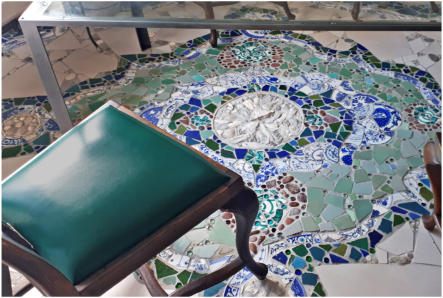 Zementfliesen in Wohnräumen. Zementfliesen Iraquia grün rotbraun • Kundenfoto