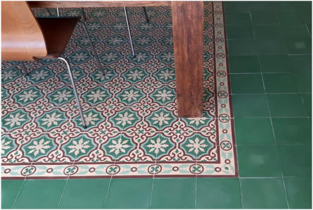 Zementfliesen in Wohnräumen. Zementfliesen Iraquia grün rotbraun • Kundenfoto