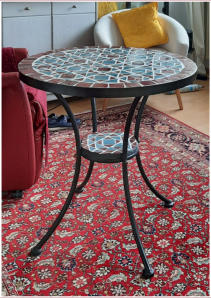 Zelliges-Kacheltisch, selbstbelegt • Kundenfoto