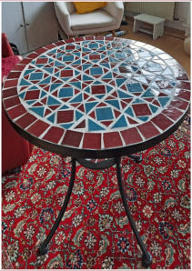 Zelliges-Kacheltisch, selbstbelegt • Kundenfoto