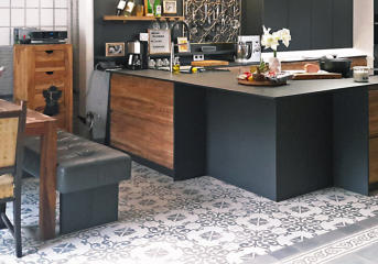 Zementfliesen in einer Loft • Kundenfoto